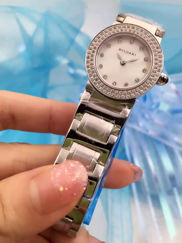 ブルガリ時計正面デザイン